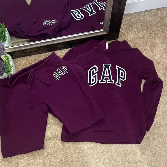 GAP Pants - GAP Rich burgundy Fleece set
